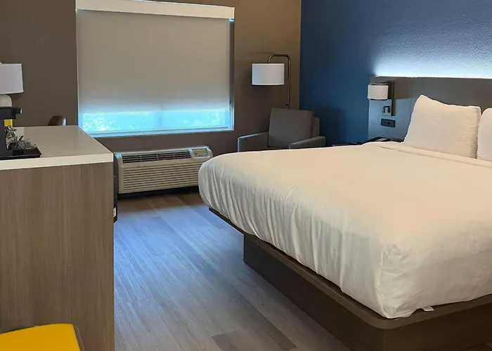 Comfort Inn & Suites Concord - Kannapolis